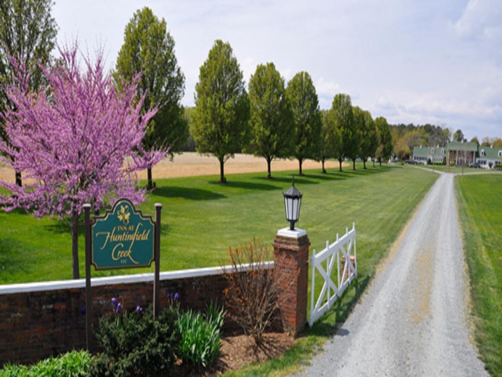 Inn At Huntingfield Creek Rock Hall Exterior photo