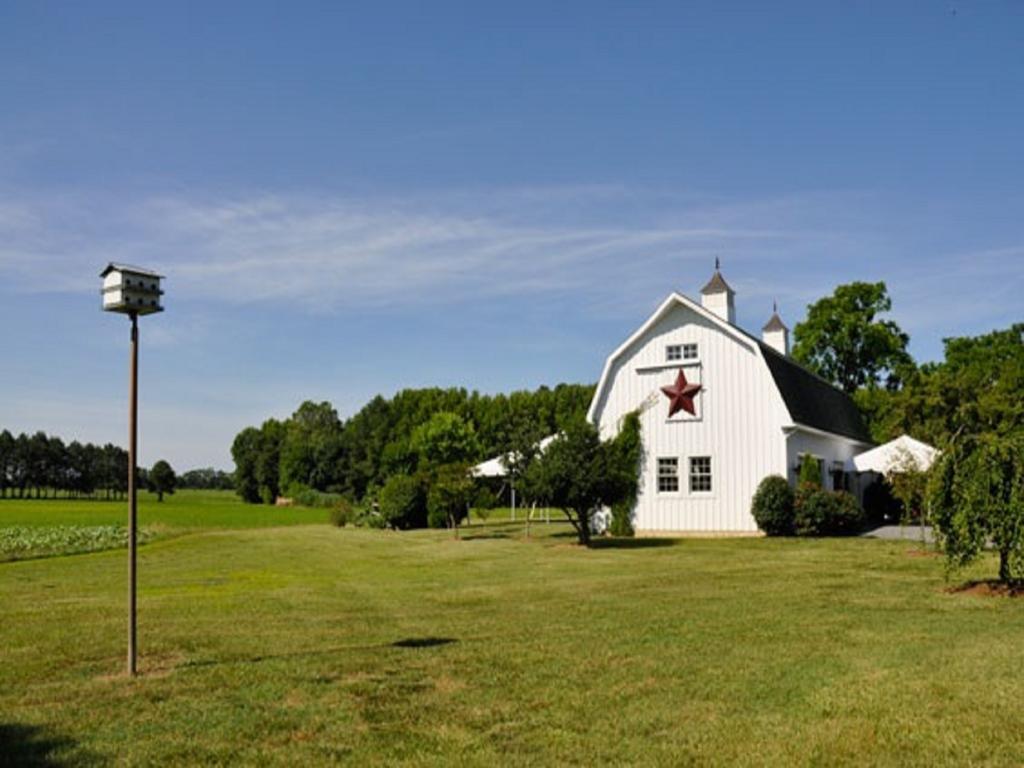 Inn At Huntingfield Creek Rock Hall Exterior photo